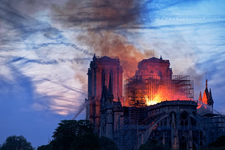 Comment se finit Notre-Dame de Paris ?